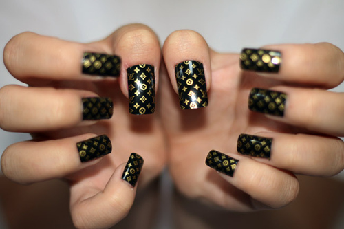 gold lv nail art